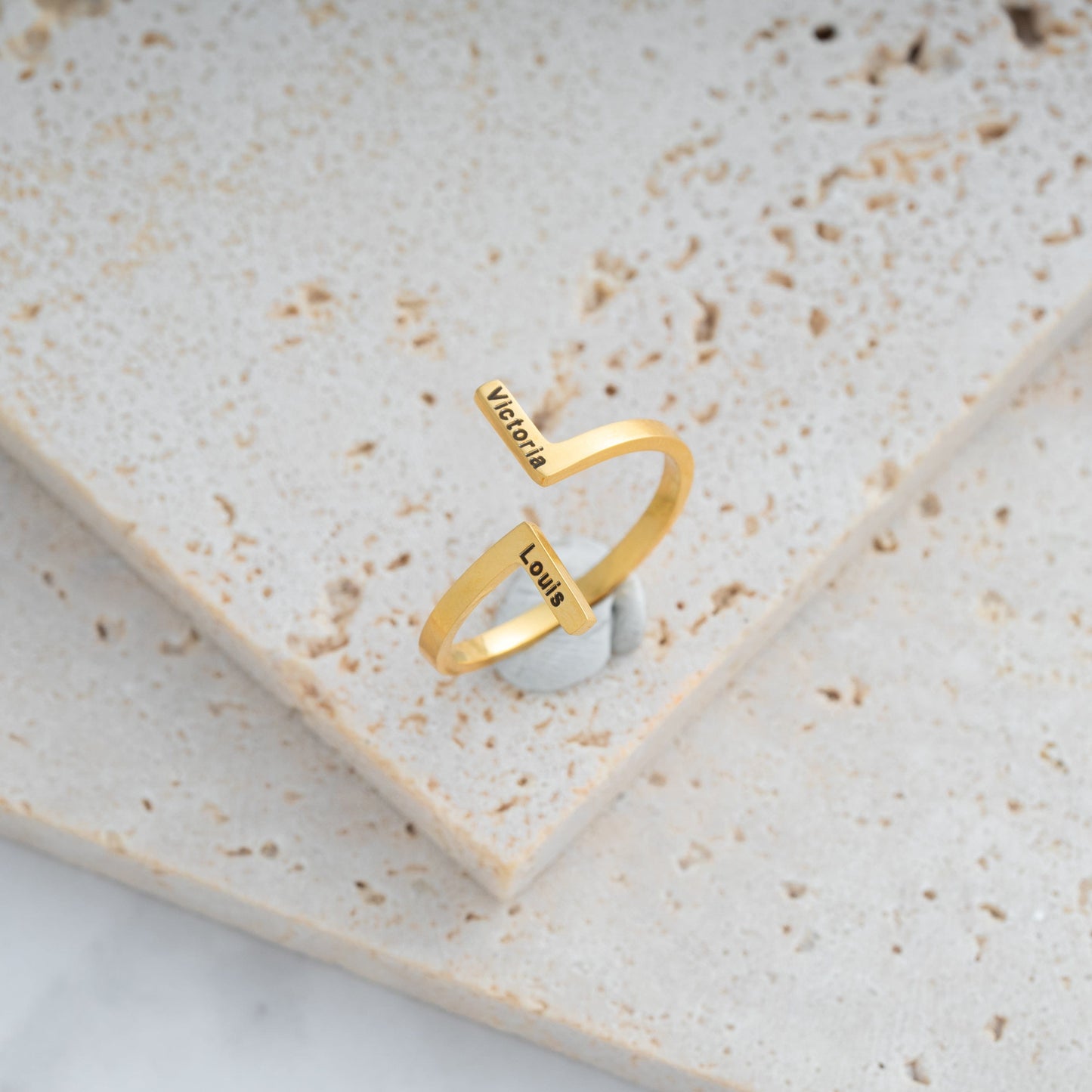 Eenvoudige verticale ring met twee voornamen